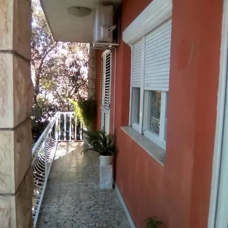 Dane - Free Parking Apartment *