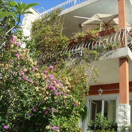 Dane - Free Parking Apartment Makarska